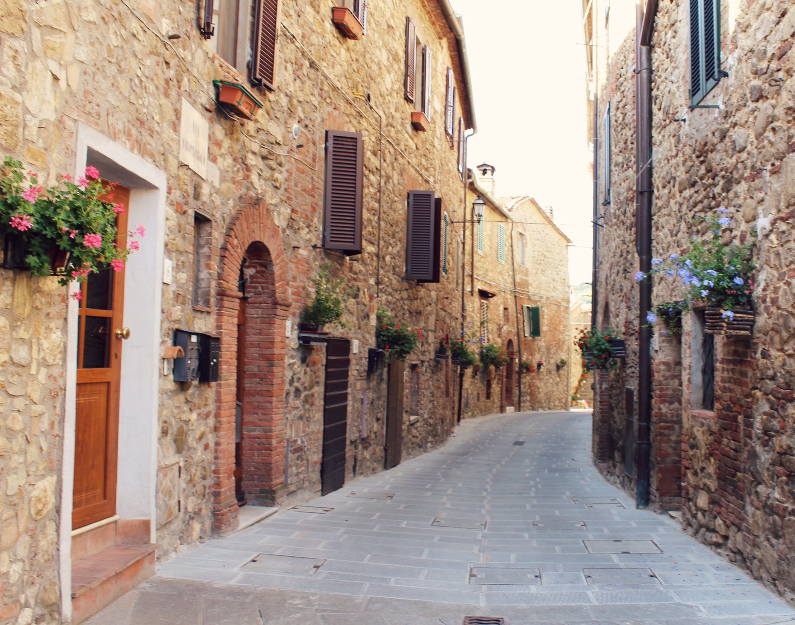 Weekend Among Friends in Tuscany: A Tribute to Uncertainty - The Pari ...